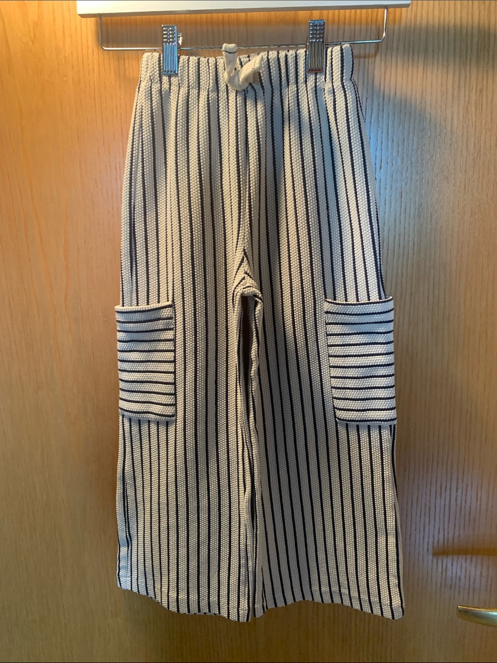 Girls Zara Cream and Navy Striped Knit Wide-Leg Pants with Pockets- Size 8